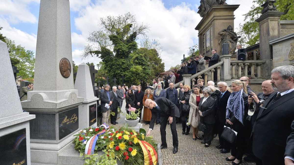 Dost bylo celebrit. Hrob na Vyšehradě může získat každý čestný občan Prahy